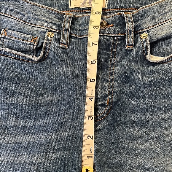 We The Free High Rise Distressed Skinny Jeans - Size 26 - Picture 9 of 13